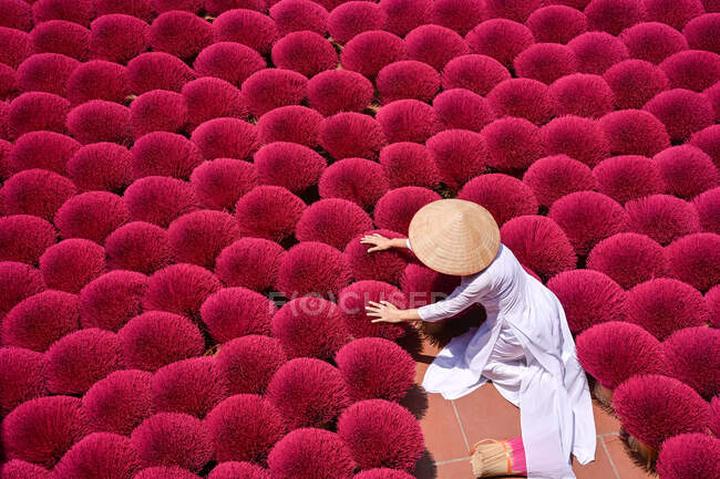 Phương Oanh diện set đồ 50 - Cảm hứng video marketing từ Hotspot Matrix